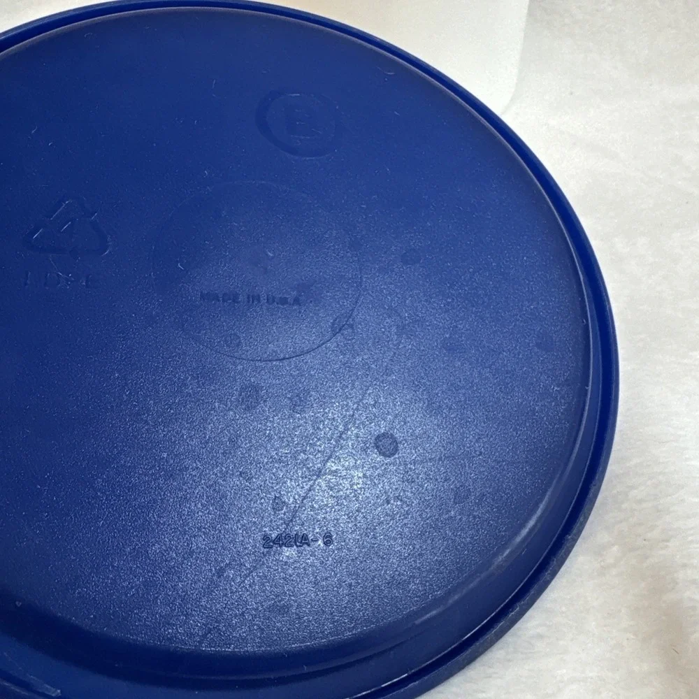 Tupperware White Canister Set 2 Piece Blue‎ Lids 2418B 2420B